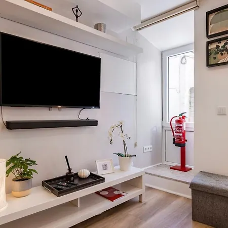 Contemporary Hideaway In Lapa Апартаменты Лиссабон