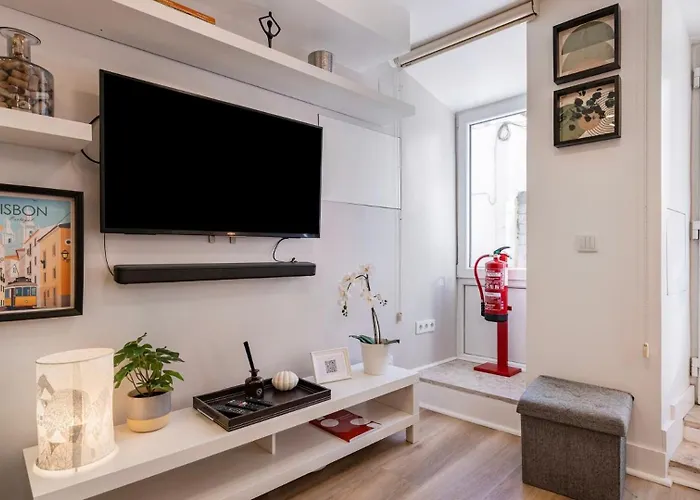 Santos Arch | Walk To The River Appartement Lisboa